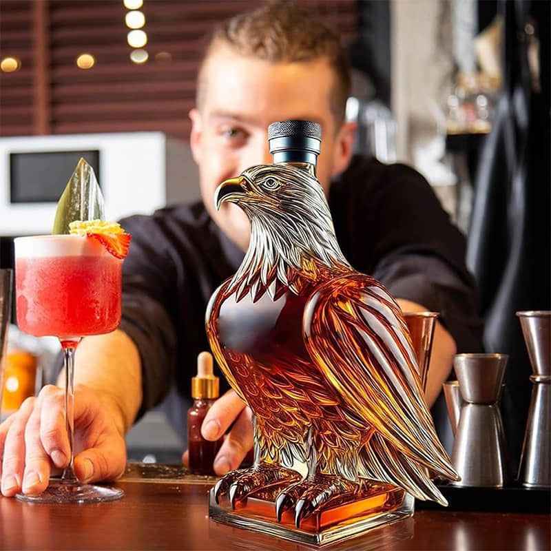 Eagle Whiskey Bottle – A Masterpiece of Craftsmanship and Strength, Capturing the Spirit of Freedom in Every Detail