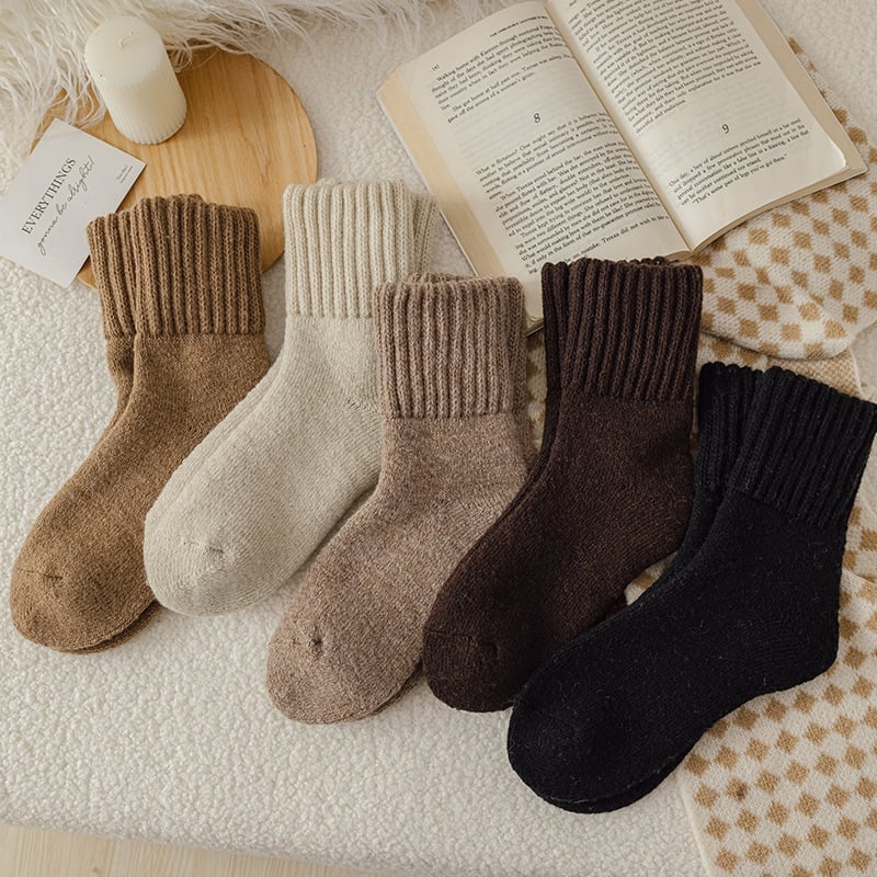 🏆 Buy 3 Get 2 Free - Women's Solid Mid-calf Socks