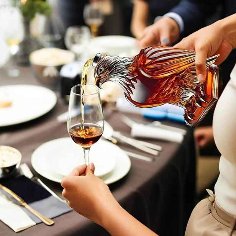 Eagle Whiskey Bottle – A Masterpiece of Craftsmanship and Strength, Capturing the Spirit of Freedom in Every Detail