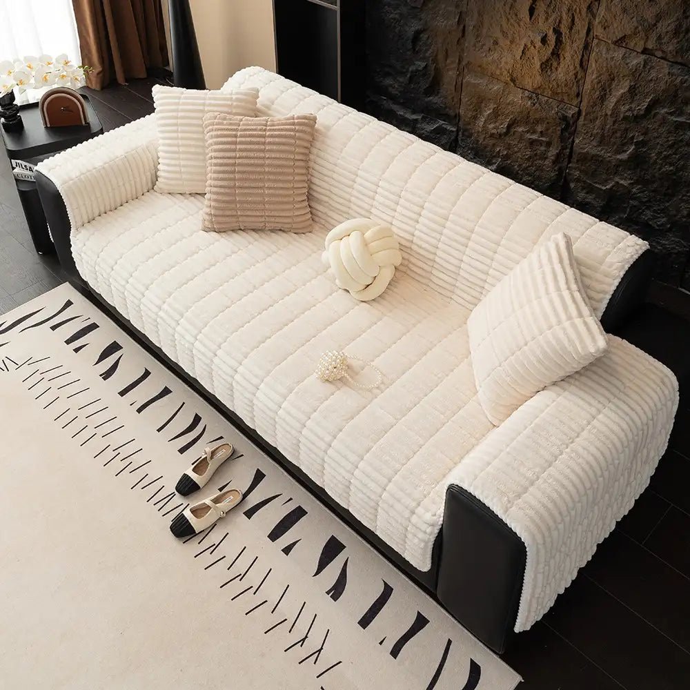 🏡Non-Slip Flannel Couch Cover One-Piece,✨ Soft Quilted Sofa Protector Slipcover, Warm & Cozy Furniture Shield for Pets & Kids🏡