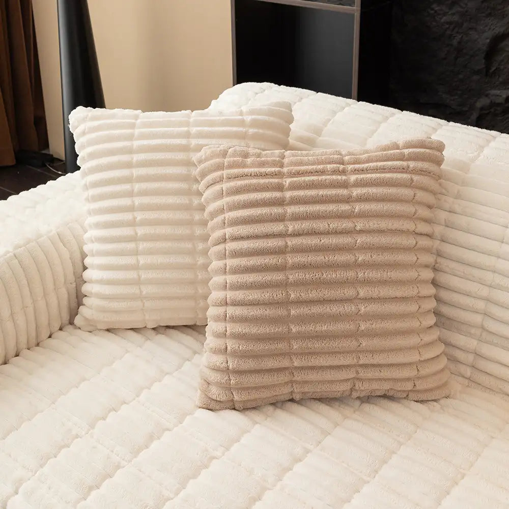 🏡Non-Slip Flannel Couch Cover One-Piece,✨ Soft Quilted Sofa Protector Slipcover, Warm & Cozy Furniture Shield for Pets & Kids🏡