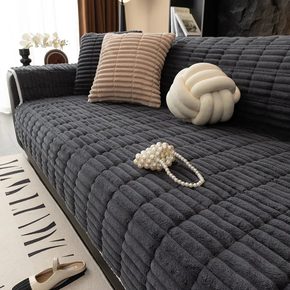 🏡Non-Slip Flannel Couch Cover One-Piece,✨ Soft Quilted Sofa Protector Slipcover, Warm & Cozy Furniture Shield for Pets & Kids🏡