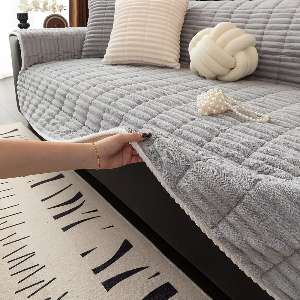 🏡Non-Slip Flannel Couch Cover One-Piece,✨ Soft Quilted Sofa Protector Slipcover, Warm & Cozy Furniture Shield for Pets & Kids🏡